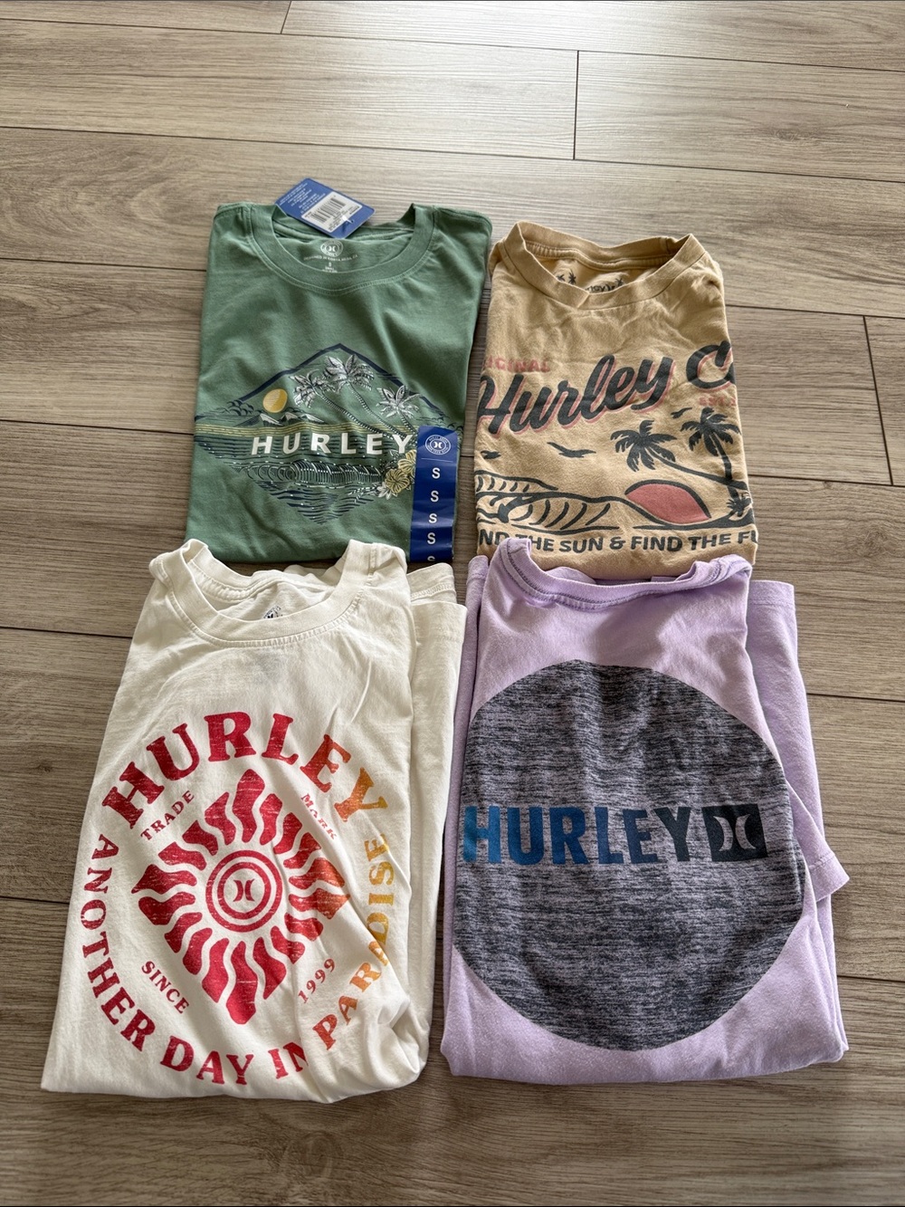 Hurley Men’s Short-Sleeve Graphic Tee bundle of 4 tops size small